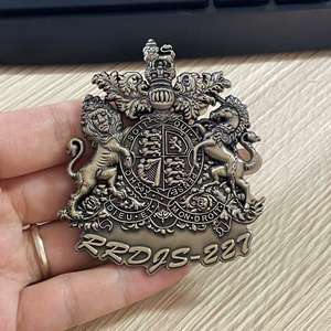 Großhandel Hochwertige personal isierte benutzer definierte Zink legierung 3d Logo Metall Abzeichen - Product Image 2