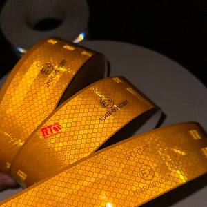 Cinta Reflectante Amarilla para Camiones de 2 Pulgadas x 45.7 m, Marca E 104R, Estándar Europeo, Rollo de Pegatinas Reflectantes Rojas y Blancas DOT-C2 para Vehículos Largos - Product Image 2