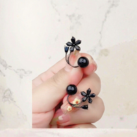 Anting Bunga Hitam Anting Mutiara Perhiasan Telinga Bunga Dua Sisi untuk Hadiah Wanita