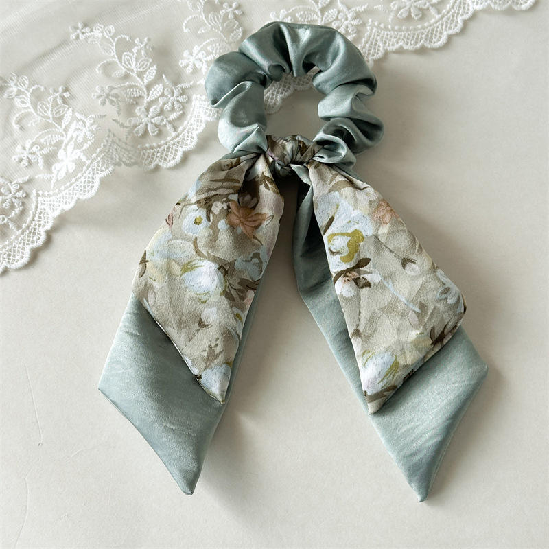 สีเขียว