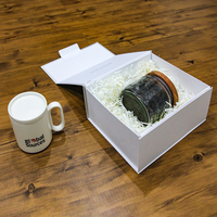Ensemble de tasses de luxe légères emballage boîte-cadeau tasses à café magnétiques en céramique emballage coffrets cadeaux pour l'obtention du diplôme