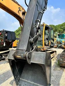 Excavatrice sur chenilles Hyundai Robex 220LC-9S 2023 d'occasion avec une capacité de godet de 0,92 m³, un poids opérationnel de 21,9 tonnes et un moteur Hyundai. - Product Image 3
