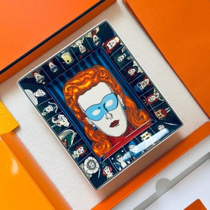 American Style Desktop Ceramic Square <b>Ashtray</b> with High Temperature Resistance - Product Image 1