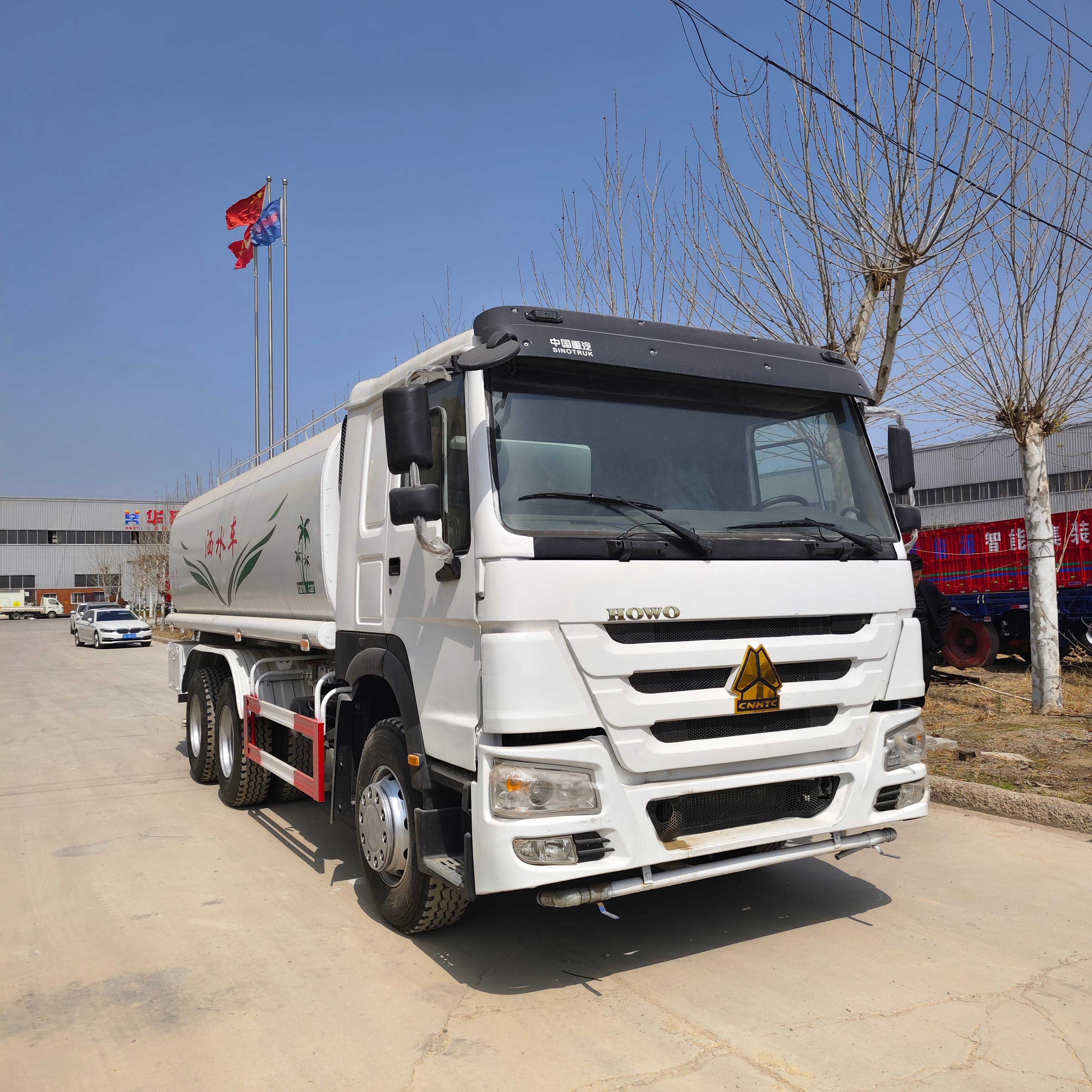 Sinotruk Used HOWO 6X4 Sprinkler Tank Truck Water Tanker Truck.