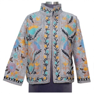 Veste matelassée d'hiver pour femme, en coton tricoté à la main, brodée de fleurs Suzani, respirante, coupe classique - Product Image 1