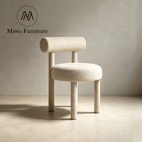 Canapé, mobilier de salon, chaise de salon en velours rouge, chaise de salle à manger, fabrication nordique, confortable, en tissu, moderne