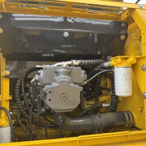 Excavadora Hidráulica Komatsu PC220-8 Usada en Venta, Motor Original, Pocas Horas de Uso, para Construcción de Carreteras, Minería y Alquiler - Product Image 6