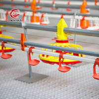 Abreuvoirs automatiques en plastique pour poulets, état neuf, avec design à tétine, débit élevé, pour usage en élevage avicole, garantie de 3 mois