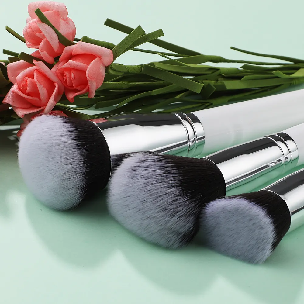 2023 nueva moda DIY juego de brochas de maquillaje 15 piezas brochas cosméticas profesionales herramienta cosmética blanca promocional para mujeres