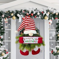 Décoration de porte de Noël en forme de gnome LED de haute qualité, gnome sans visage à carreaux, ornement avec branches de pin artificielles et panneau Joyeux Noël