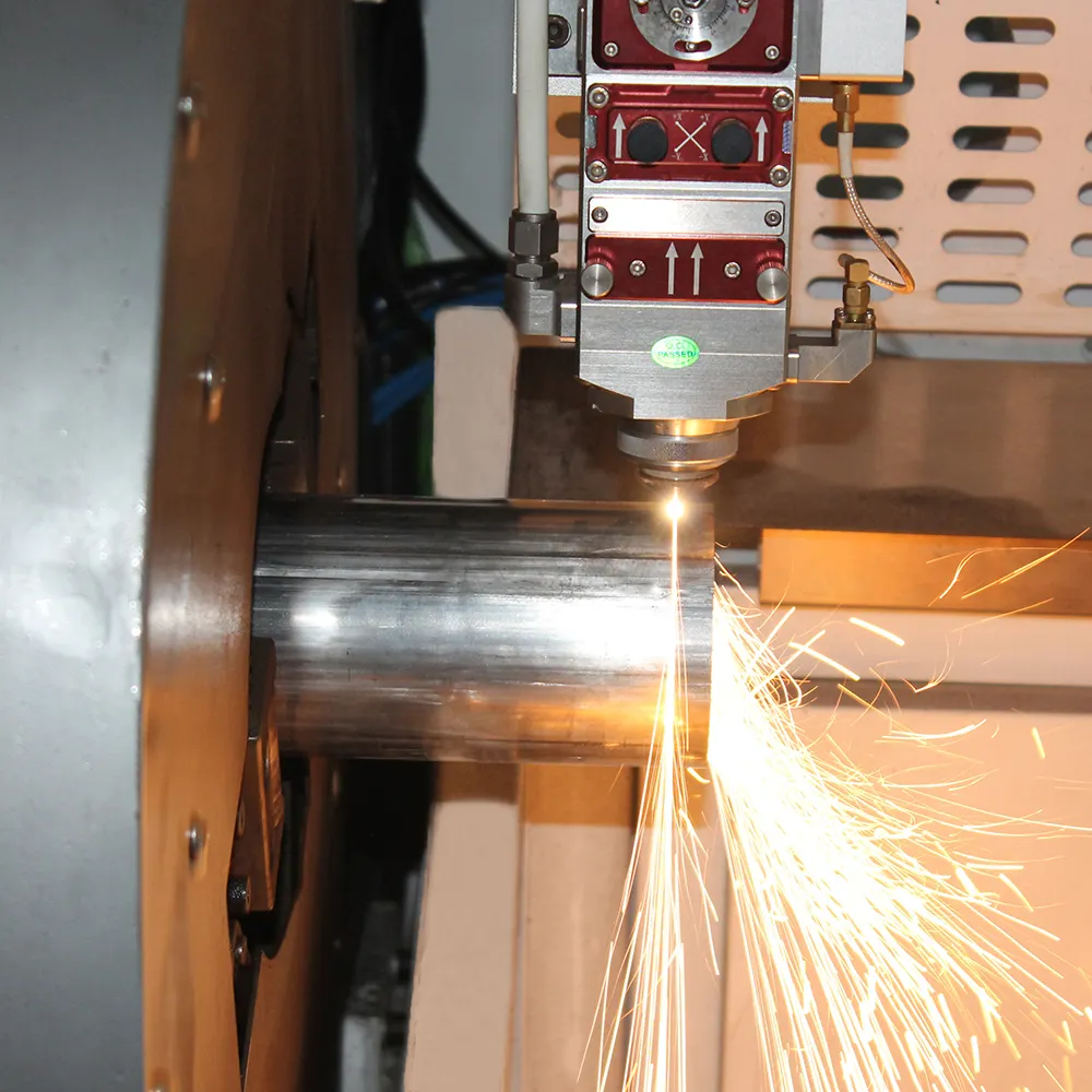 Mesin pemotong ukiran Laser logam harga dan mesin pemotong Laser tabung pemuatan otomatis 3000w
