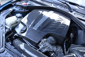 ฝาครอบห้องเครื่องยนต์คาร์บอนไฟเบอร์ฟอร์จ สำหรับ BMW M2 รุ่นปี 2016-2019 - Product Image 4