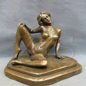 Sculpture d'art de mode grandeur nature en bronze d'une <span class=keywords><strong>femme</strong></span> nue accroupie pour la décoration de jardin - Product Image 2