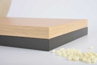 Adhésif thermofusible naturel anti-âge 7540D en granulés EVA, colle thermofusible haute température sans jaunissement pour une utilisation durable dans les meubles