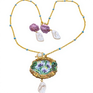 Collar con colgante floral de lavanda, joyería natural hecha a mano - Product Image 1