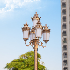 Lampadaire de jardin extérieur en fer, LED blanc chaud, abat-jour en verre, IP54, AC 220V, garantie 10 ans, alimenté par énergie solaire, détecteur de mouvement, intensité variable - Product Image 5