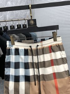2026 wholesale fashionable casual waterproof beach <b>shorts</b> sporty vacation-ready Bur berry <b>checkered</b> <b>shorts</b> for <b>men</b> - Product Image 5