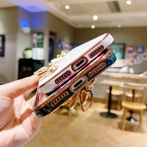 <span class=keywords><strong>Coque</strong></span> <span class=keywords><strong>de</strong></span> téléphone <span class=keywords><strong>de</strong></span> placage <span class=keywords><strong>de</strong></span> luxe <span class=keywords><strong>avec</strong></span> amour coeur chaîne dragonne filles <span class=keywords><strong>coque</strong></span> pour iPhone 11 12 13 14 15 16 Pro Max XS X XR - Product Image 3