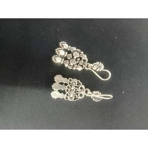 Pendientes Modernos de Primera Calidad, Hermoso Diseño, Perfectos para Bodas y Ocasiones Especiales para Mujeres - Product Image 1