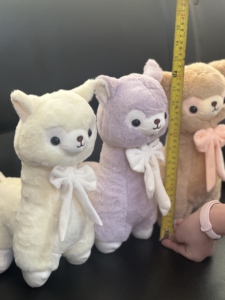 ตุ๊กตาอัลปาก้าขนนุ่มคุณภาพสูง ขายส่ง ตุ๊กตาสัตว์น่ารักผูกโบว์ ของเล่นเด็ก ของขวัญ บรรจุกล่อง - Product Image 3
