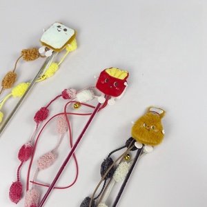 Juguete de Peluche con Forma de Comida, Varita para Gatos con Papel Arrugado y Campana para Juego Interactivo - Product Image 3