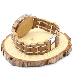 Montre chronographe pour homme en bois de zèbre naturel, cadran noir, fenêtre de date, bracelet en bois doré, montre-bracelet étanche, mode décontractée et écologique - Product Image 5