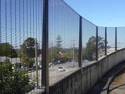 Malla de Alambre Galvanizada en Caliente y con Recubrimiento en Polvo Personalizada, Cerca de Seguridad Antiescalada 358 para Uso en Aeropuertos, Prisiones y Carreteras de Alta Velocidad - Product Image 5