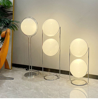 Fabricante de China, lámpara de mesa LED de alto brillo multicolor moderna acrílica de hierro para el hogar, dormitorio, sala de estar, mesita de noche