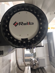 Fresadora Vertical VMC1160 de Alta Resistencia, Centro de Mecanizado Automático de 4 Ejes, Sistema M80A, Centro de Alta Precisión de 3 Ejes para Aluminio - Product Image 5