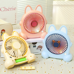 Ventilateur de bureau en forme de lapin de dessin animé avec lumière LED, 7 9,9 pouces, ventilateur de table alimenté par batterie, trois vitesses, commande mécanique, matériau plastique - Product Image 4