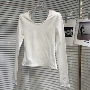 AELESEEN 2025 primavera nueva <span class=keywords><strong>camiseta</strong></span> de <span class=keywords><strong>manga</strong></span> <span class=keywords><strong>larga</strong></span> con lentejuelas plateadas para mujer lado sin espalda diseño hombrera Base <span class=keywords><strong>camiseta</strong></span> - Product Image 3
