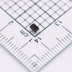 new original DSK12 SOD-123FL Diodes Schottky Diodes 1A 550mV 20V - Product Image 1