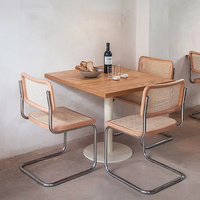 Chaises de salle à manger en métal minimalistes et solides avec dossier en rotin, style nordique rétro, pour appartements et salons – Vente en gros Haofa
