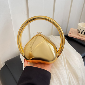 Pochette de soirée de luxe en acrylique pour <span class=keywords><strong>femme</strong></span>, forme cœur, avec poignée ronde, <span class=keywords><strong>sac</strong></span> à <span class=keywords><strong>main</strong></span> rigide fantaisie pour mariage, fête, bal de promo - Product Image 4