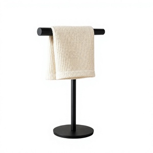 Porte-serviettes métallique autoportant à barre unique, design minimaliste, finition noire, pour salle de bain, support de serviettes de bain mobile - Product Image 1