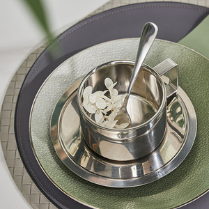 <span class=keywords><strong>Assiette</strong></span> en porcelaine osseuse peu profonde de 8 pouces de luxe moderne <span class=keywords><strong>vert</strong></span> <span class=keywords><strong>olive</strong></span> avec texture en cuir de style design INS pour mariages et fêtes - Product Image 3