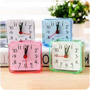 Reloj despertador para estudiantes, cuadrado, de plástico, electrónico, funciona con pilas, para dormitorio, escritorio, regreso a la escuela, blanco, verde, rosa - Product Image 1