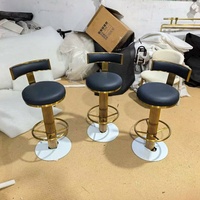 Tabourets de bar dorés Tabourets de comptoir pivotants réglables Tabourets de bar réglables en hauteur Tables et chaises de bar simples et personnalisées