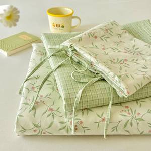 ชุดเครื่องนอนลายสก็อตพิมพ์ลายดอกไม้สี่ชิ้น รุ่น Garden Series เนื้อผ้านุ่มสบายผิว - Product Image 1