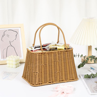 Panier cadeau rectangulaire en rotin tressé à la main avec poignée, panier à fleurs, boîte de rangement pour le maquillage, pour la maison et le shopping
