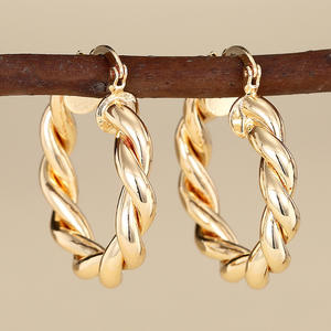 Orecchini a Cerchio in Oro E4434, Stile Classico per Uso Quotidiano, Gioielli Raffinati Unisex - Product Image 4