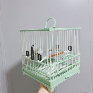 Sıcak satış işlemeli göz kuş kafesi çelik plastik çekmece kare banyo kafesi iki ayakta barlar renkli kuş Stand kutusu ambalaj - Product Image 1