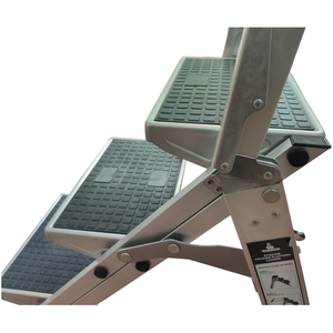 <span class=keywords><strong>Escabeau</strong></span> pliant portable à <span class=keywords><strong>4</strong></span> <span class=keywords><strong>marches</strong></span> avec mains courantes, échelle robuste en <span class=keywords><strong>aluminium</strong></span> antidérapante pour la maison, la cuisine, le camping-car et le travail - Product Image 3