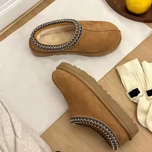 Bottes d'hiver pour femmes de haute qualité UUGS, nouvelles bottes de neige classiques pour l'extérieur, chaussures à semelle épaisse, grandes bottes de neige rembourrées en coton, chaudes et tendance - Product Image 3