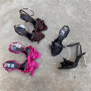 Sandales de luxe tendance et originales pour femmes, chaussures à talons - Product Image 1