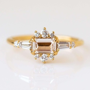 Anillo de compromiso vintage de morganita, plata 925, chapado en oro de 18 quilates, engaste pavé romántico para mujer - Product Image 1