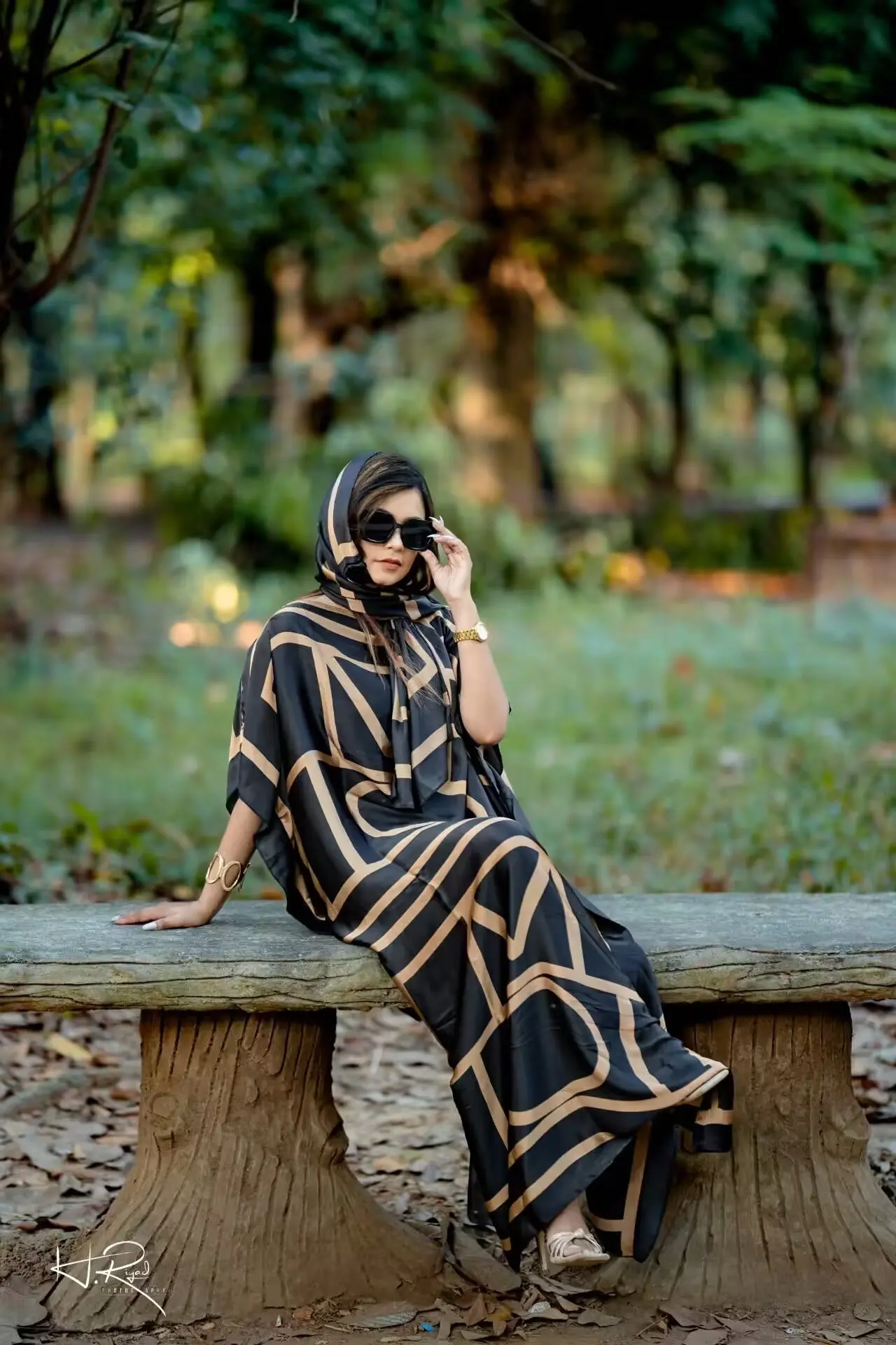 メーカーレディースファッションシルクプリントドレスガウン高級デザイナーシルクローブスカーフ付きアフリカの女性ルーズシルクガウン