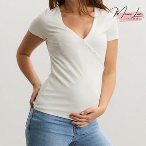 Haut de maternité uni croisé, t-<span class=keywords><strong>shirt</strong></span> de <span class=keywords><strong>grossesse</strong></span> en maille côtelée ultra douce, col en V flatteur, fermetures à boutons-pression, <span class=keywords><strong>tee</strong></span>-<span class=keywords><strong>shirt</strong></span> d'allaitement - Product Image 1