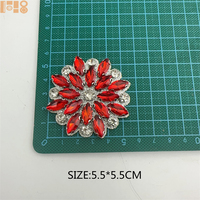Appliques thermocollantes 3D en résine faite à la main avec des strass en forme de fleurs pour vêtements, chapeaux et bricolage