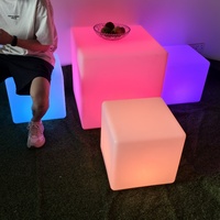 Cubi lumineux Multi Couleurd Glow tavolo e sedie da esterno Led cubo 40cm Mesa Y Silla Led cubo sedile mobili bar posti a sedere